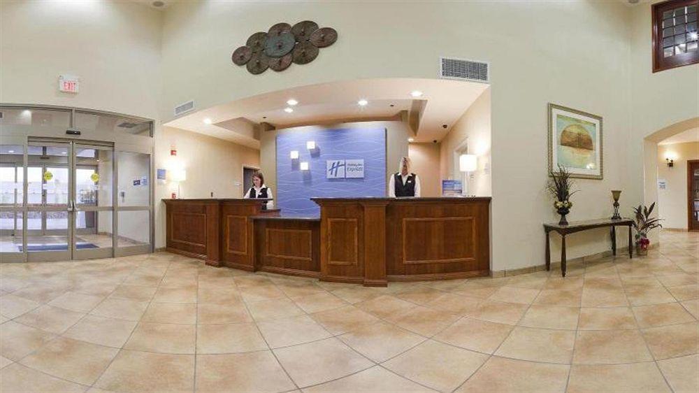 Holiday Inn Express & Suites Searcy By Ihg Exterior foto